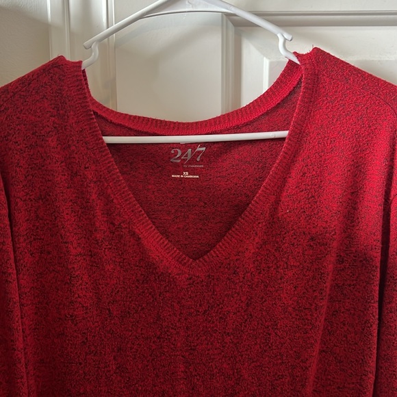 24/7 By Maurice’s Long Sleeve Top - Picture 4 of 9